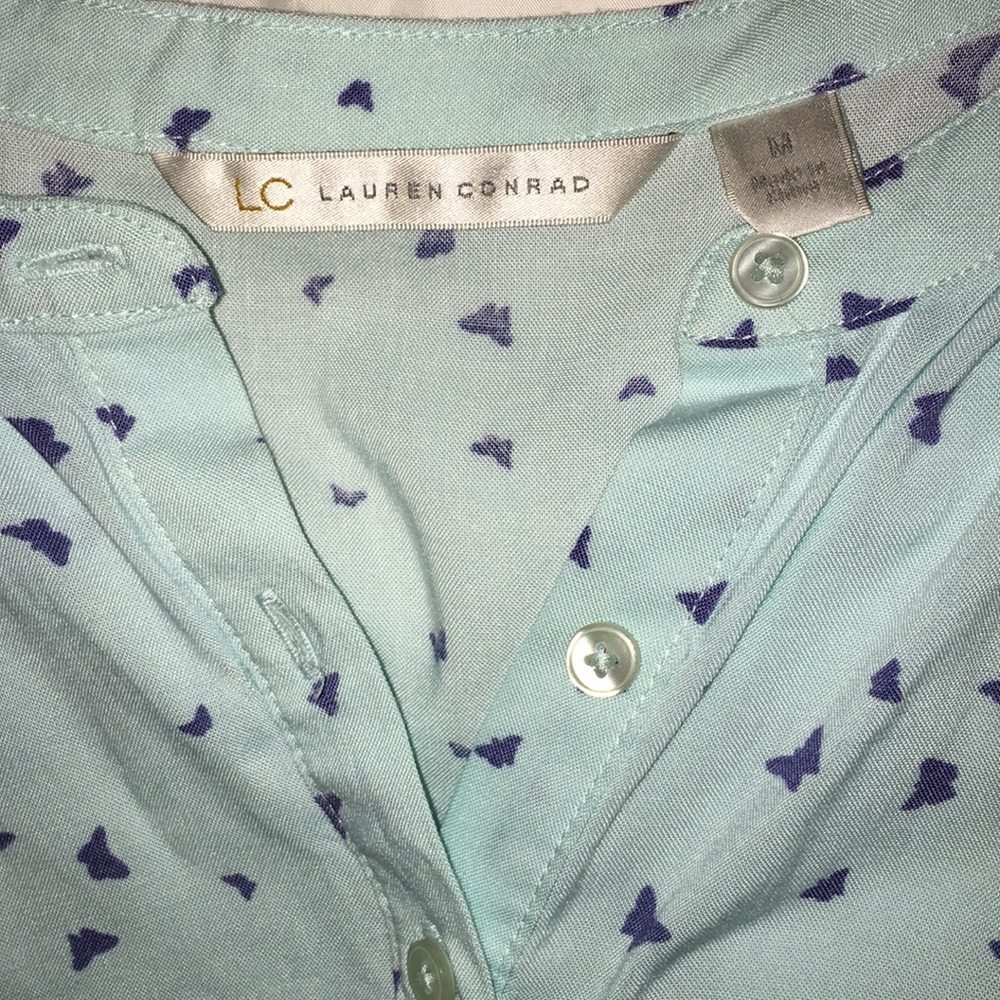 Half button down cute tank - Picture 2 of 3